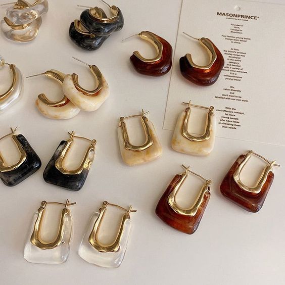 Boucles d'oreilles percées