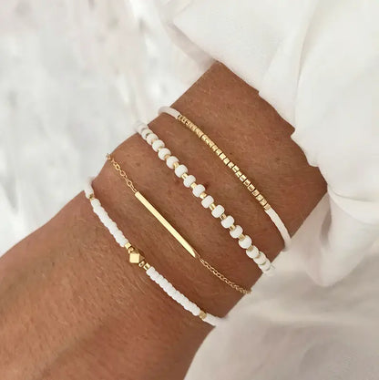 Ensemble de bracelets blancs