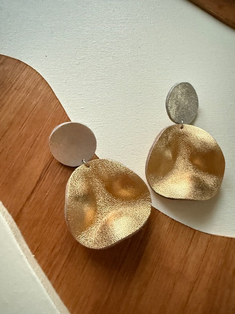 Boucles d'oreilles en cuir dorées